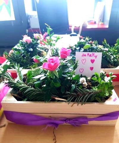 Dzień Mamy kwietnik z karteczką